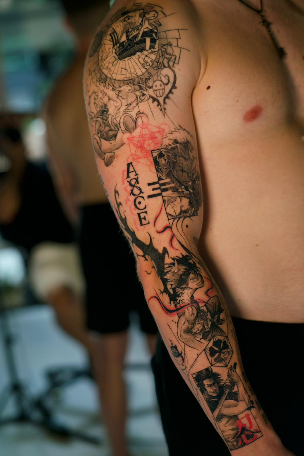 Tinta cicatrizada tatuaje anime — Ganga Tattoo Murcia
